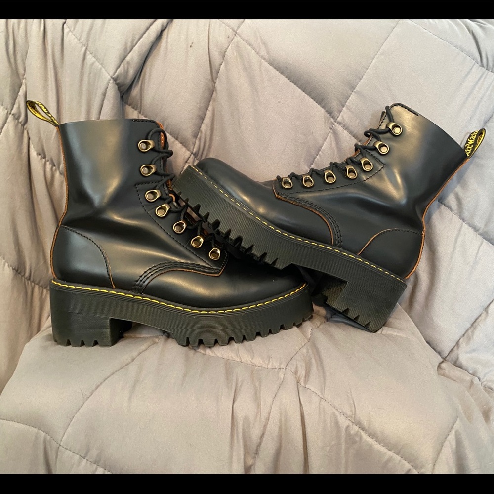 LEONA Doc Martens 🖤✨